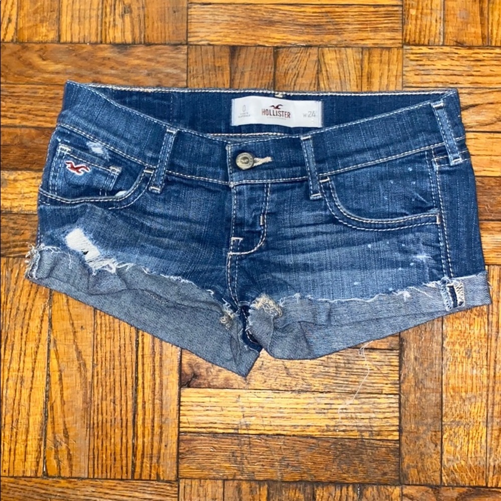 Hollister Medium wash denim short shorts